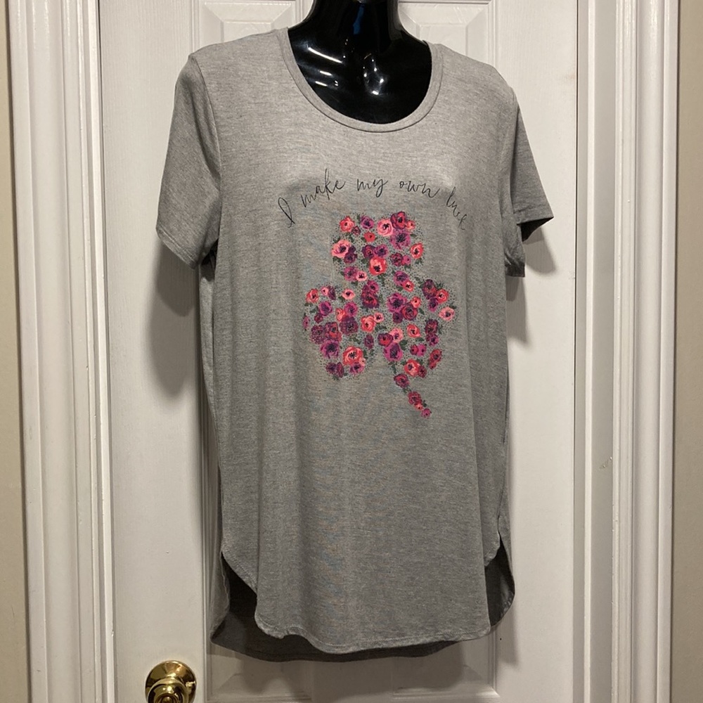 Maurices - Sleep Shirt Short Sleeve Grey Floral Lucky Clover Posey Design - Sz L